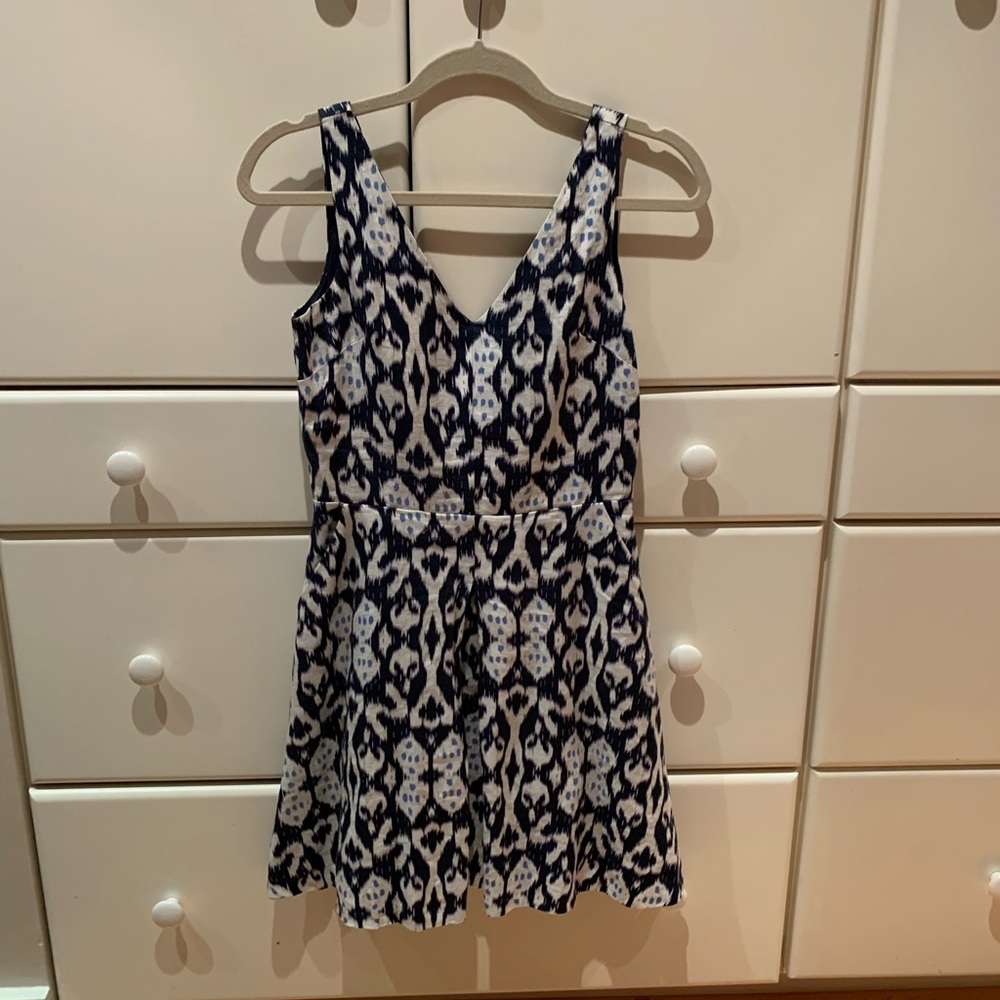 Gap v-neck dress